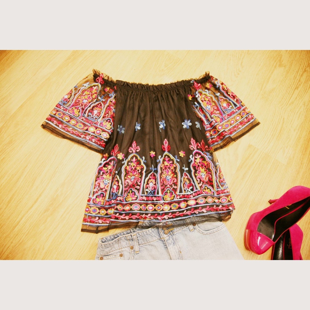 Black Floral Off the Shoulder Embroidery Top